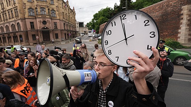 Studentsk� iniciativy M�dia ned�me! a Stoj�me za kulturou! napl�novaly dal�� protestn� pochod na podporu ve�ejnopr�vn�ch m�di�. (15. �ervna 2026)