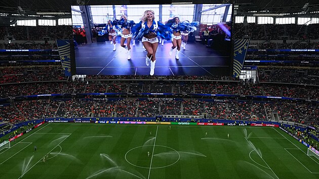Roztleskáva�ky amerických Cowboys se ukázaly i na fotbalovém mistrovství sv�ta.