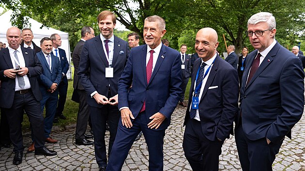 Slavnostního otev�ení výrobny Novo Nordisk se zú�astnil premiér Andrej Babi�,...