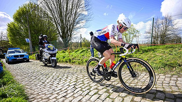 Kristýna Burlová v dresu Cofidisu na klasice Ronde van Vlaanderen.