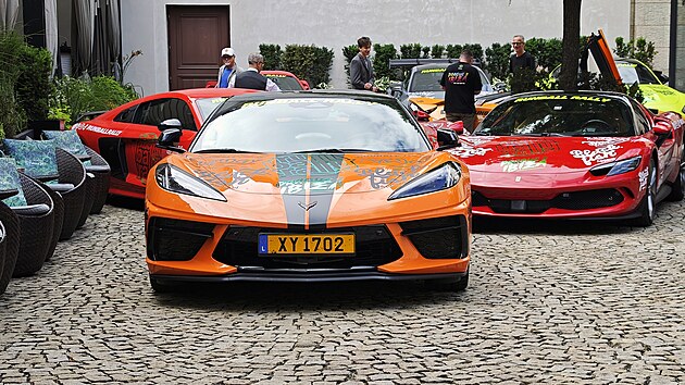 Z Prahy odstartovalo 25 pos�dek Runnball Rally s podtitulem Prague 2 Ibiza.