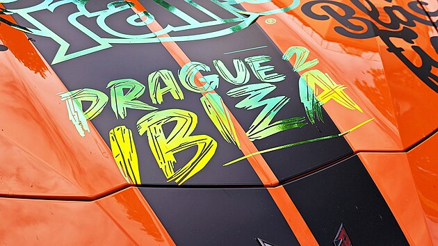 Z Prahy odstartovalo 25 pos�dek Runnball Rally s podtitulem Prague 2 Ibiza.
