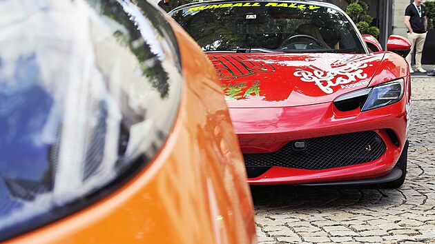 Z Prahy odstartovalo 25 pos�dek Runnball Rally s podtitulem Prague 2 Ibiza.