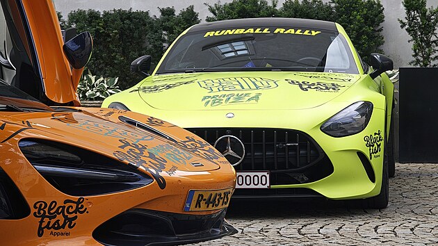 Z Prahy odstartovalo 25 pos�dek Runnball Rally s podtitulem Prague 2 Ibiza.
