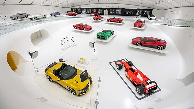 V�stava Nejv�t�� hity � Hudebn� legendy a jejich Ferrari