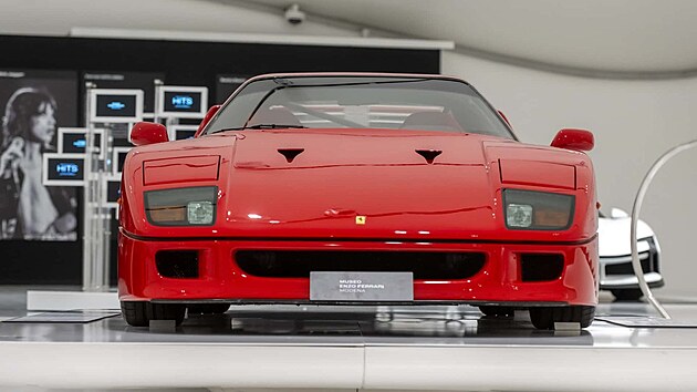 V�stava Nejv�t�� hity � Hudebn� legendy a jejich Ferrari