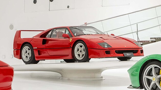 V�stava Nejv�t�� hity � Hudebn� legendy a jejich Ferrari