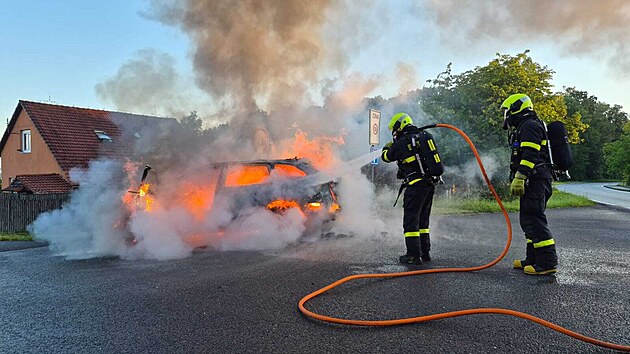 Hasi�i likvidovali po��r osobn�ho vozu v Horn�ch Bludovic�ch na Karvinsku. (12. �ervna 2026) 