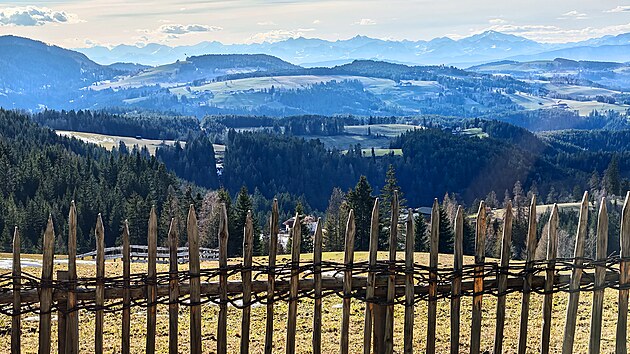 Farmá�i v Ji�ním Tyrolsku otevírají své domovy host�m. Z vý�ky 1 800 metr�...