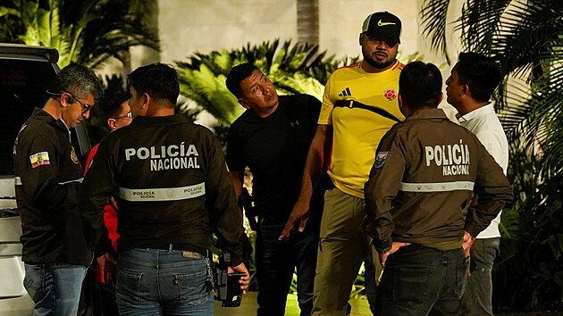 Na leti�ti v ekv�dorsk�m m�st� Guayaquil zast�elili ve st�edu Carlose Su�steguia, v�dce zlo�ineck�ho gangu Las �guilas. (17. �ervna 2026)