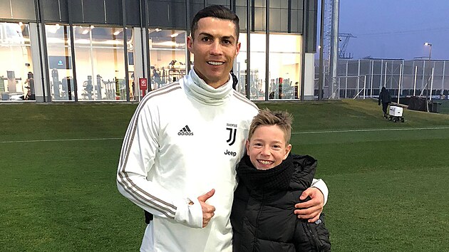 Hv�zdn� fotbalista Cristiano Ronaldo v tr�ninkov�m st�edisku Juventusu, kde se...