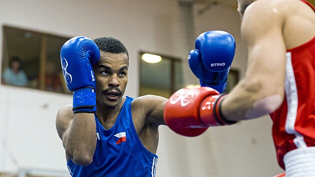 �st� nad Labem, 18. 06. 2026, Velk� cena �st� nad Labem v boxu, 56. ro�n�k, hala Slunety. Kelvin Soquessa (v modr�m) ve �tvrtfin�le v�hy do 70 kg a Ma�ar Dominik Enekes.