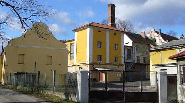 Objekt bývalé mlékárny a pivovaru v �ichovicích na Klatovsku má rozlohu p�es 10...