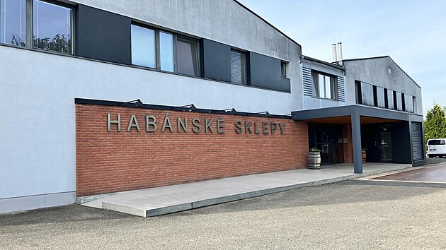 Hab�nsk� sklepy pat�� mezi vyhled�v�n� m�sta milovn�k� v�na. (11. �ervna 2026)