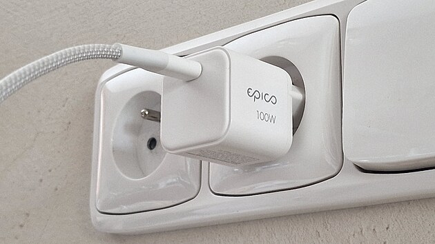 Nejmen�� 100W USB-C nab�je�ka