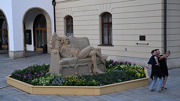Mozartova socha z p�sku na olomouck�m Horn�m n�m�st� je obl�ben�m m�stem turistick�ch zastaven�. (8. �ervna 2026)