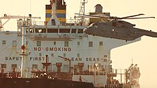 Britské komando obsadilo v kanálu La Manche tanker ruské stínové flotily. (14....