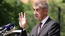 Premiér Andrej Babi� na tiskové konferenci ke kratomu. (17. �ervna 2026)