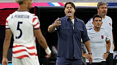 Trenér Ameri�an� Mauricio Pochettino reaguje v utkání s Paraguayí.