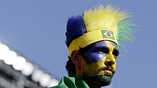 Brazilský fanou�ek p�ed utkáním s Marokem na mistrovství sv�ta.