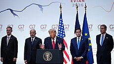 Jamieson Greer (vlevo), Howard Lutnick, Marco Rubio a Scott Bessent (vpravo)...
