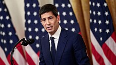 P�edseda Federálního rezervního systému Kevin Warsh proná�í projev v den své...