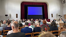 Ve�ejné projednání konané kv�li t�b� lithia na Cínovci. (17. �ervna 2026)