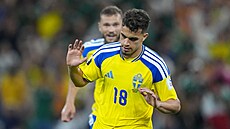 Yasin Ayari se omlouvá za gól do sít� Tuniska.