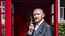Britský velvyslanec Matt Field po�ádá na britském velvyslanectví oslavu Krále...