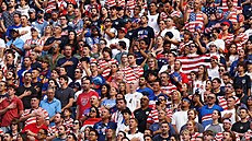 Zahajovací ceremoniál v Los Angeles p�ed zápasem domácích USA s Paraguayí. (13....