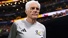 Trenér fotbalist� Jihoafrické republiky Hugo Broos p�ed zápasem s �eskem na...
