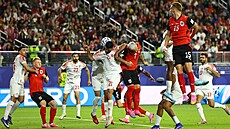 Mí� se od hlavy Jazan al-Araba odrá�í do jordánské branky.
