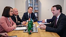 Ministr zahrani�í Petr Macinka na setkání se Svjatlanou Cichanouskou. (10....