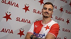 Lazar Savovi� se p�edstavil v dresu Slavie.