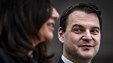 Ministr zahrani�í Petr Macinka (Motoristé).