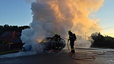 Hasi�i likvidovali po�ár osobního vozu v Horních Bludovicích na Karvinsku. (12....