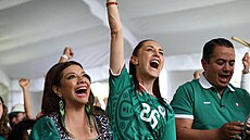 Mexická prezidentka Claudia Sheinbaumová se raduje z gólu fotbalist� v...
