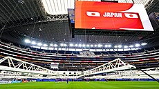 Pohled na ob�í stadionu v Arlingtonu na p�edm�stí Dallasu, kde do svého...
