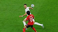 Patrik Schick a Sol Jong-u z Ji�ní Koreji v souboji o mí�