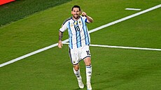 Lionel Messi slaví hattrick proti Al�írsku na úvod mistrovství sv�ta.