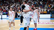 Radost basketbalist� Nymburka z dal�ího titulu v Maxa NBL.