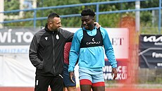 Vlevo nový ústecký kou� David Oulehla, vpravo Solomon Osaghae.