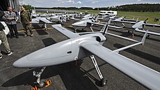 �eský výrobce bezpilotních letadel Primoco UAV otev�el na leti�ti u Písku...