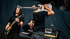Tom Morello se synem Romanem na Rock for People (12. �ervna 2026).