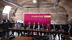 P�edseda hnutí Vít Raku�an p�edstavil v Praze kandidáty Starost� do podzimních...
