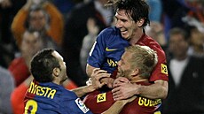 Lionel Messi a Eidur Gudjohnsen spole�n� p�sobili v Barcelon� mezi lety 2006 a...