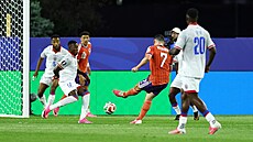 St�ela skotského zálo�níka Johna McGinna doputovala po te�i a� do sít� Haiti.