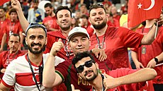 Ture�tí fandové p�ed utkáním s Austrálií.