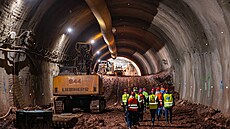 Ra�ba tunelu Opevn�ní na dálnici D11 z Trutnova k hranici s Polskem (15. �ervna...