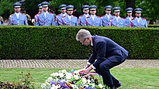 Pietní akt k 84. výro�í vyhlazení obce Lidice. Na snímku p�edseda Senátu Milo�...